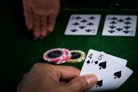 Instant-win game launching in a smartphone browser tab